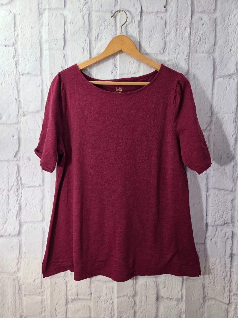 Belle by Kim Gravel Medium Burgundy Round Neck Shortsleeve Basic Summer Tee